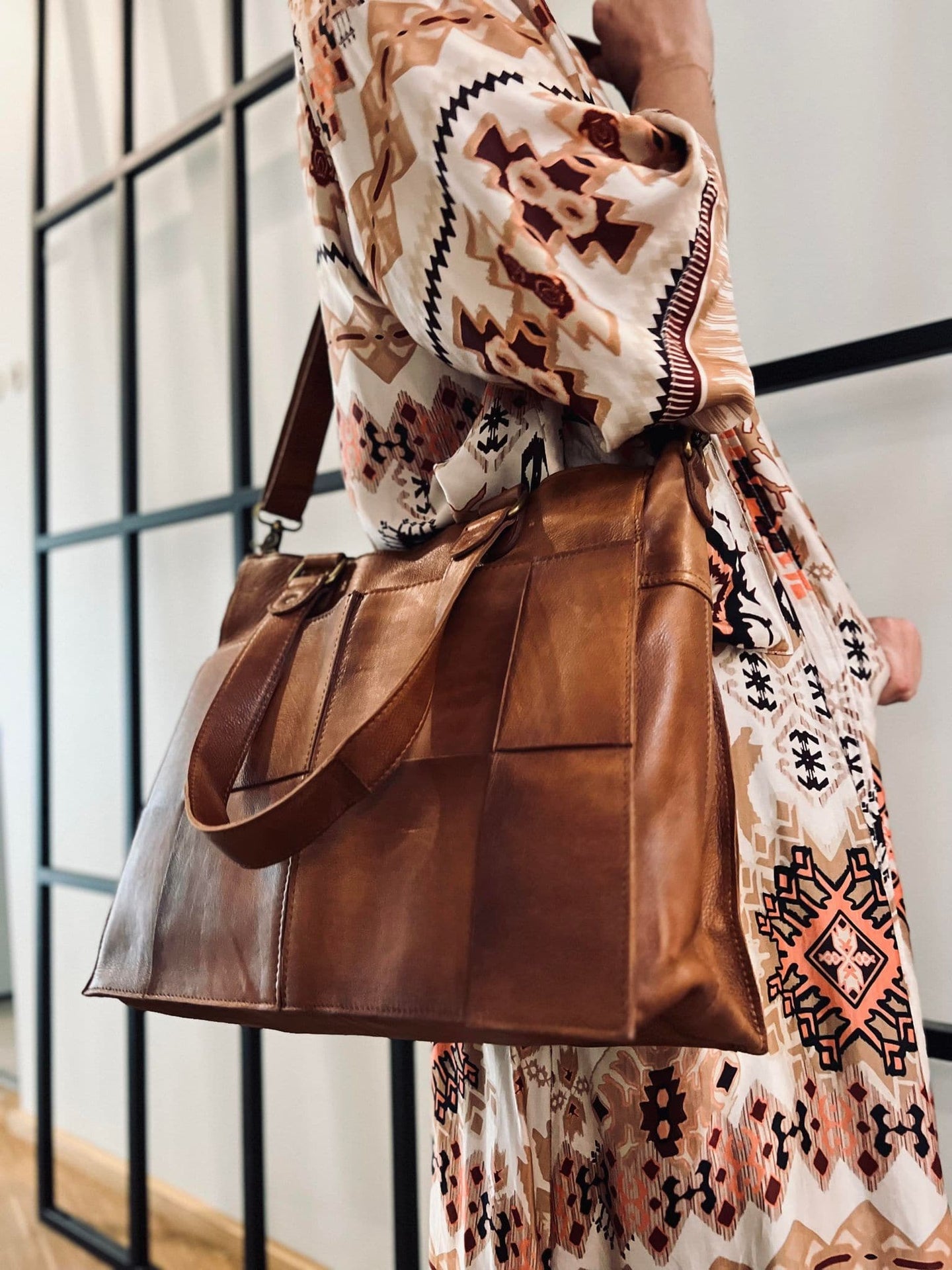 Elegant arbejdstaske / shopper - Walnut - VIAMAJA.DK
