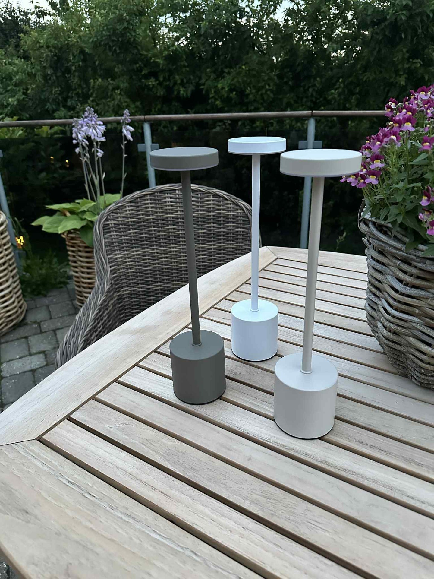 LED bordlampe KELLY Hvit - oppladbar
