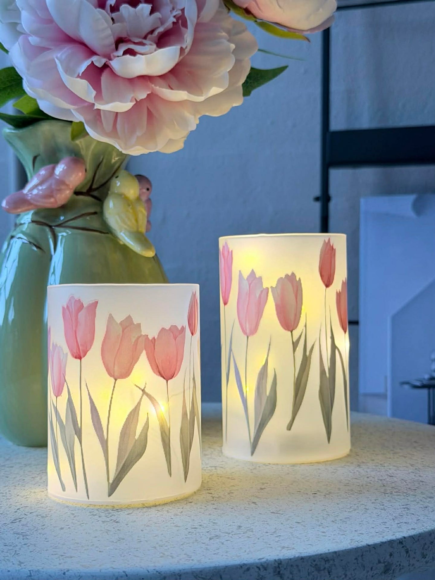 Tulipan lysestaker med LED-lys - 2 stk.