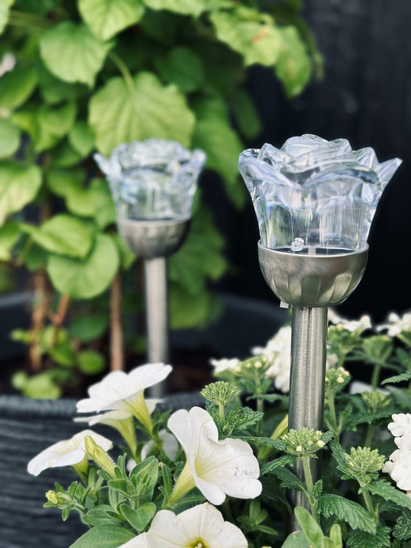 Fakkel med solceller FLOWER – Sæt med 4 stk - VIAMAJA.DK