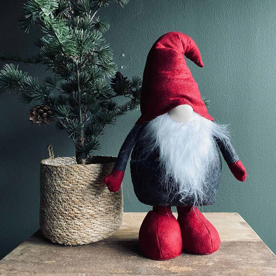 Filt nisse med teleskob ben - Rød og Grå - Lille - VIAMAJA.DK