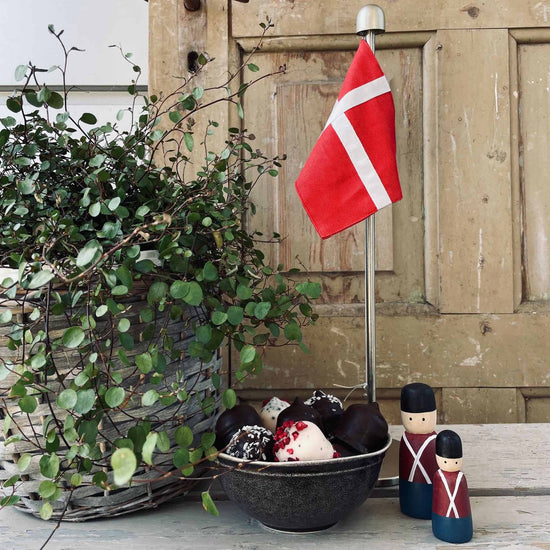 Flagstang på fod - 40cm - VIAMAJA.DK