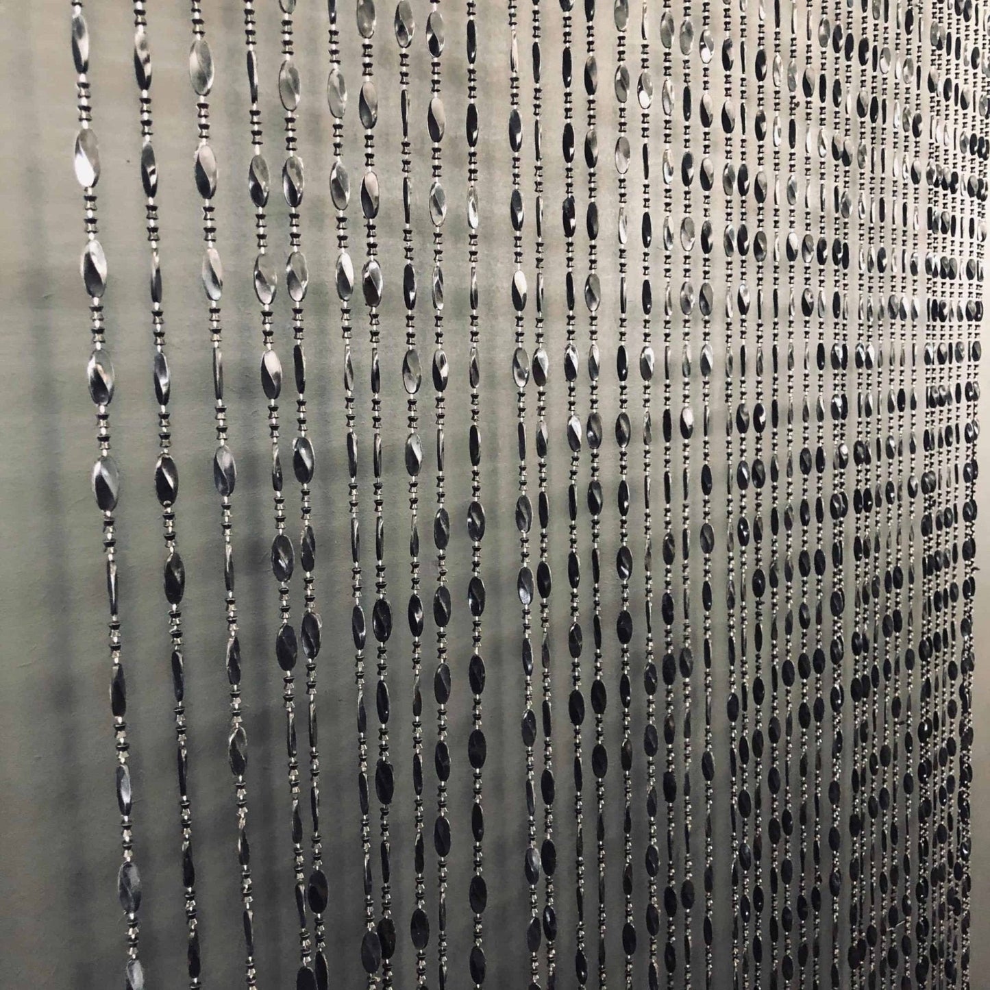 Flueforhæng i sorte perler - VIAMAJA