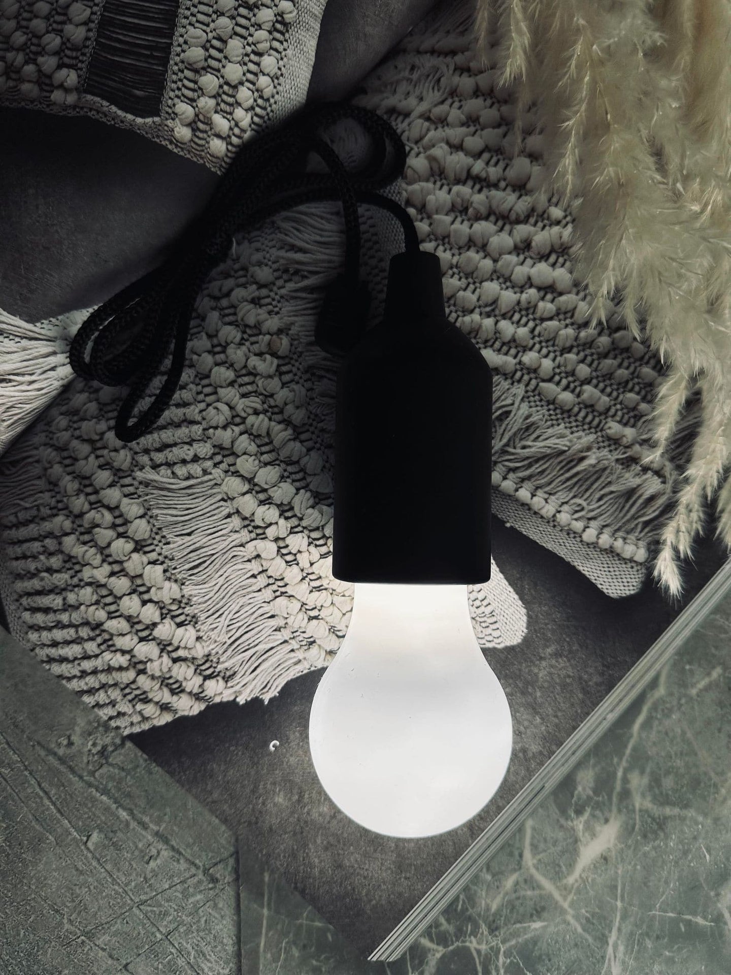 Flytbar LED lampe m. ophæng - VIAMAJA.DK
