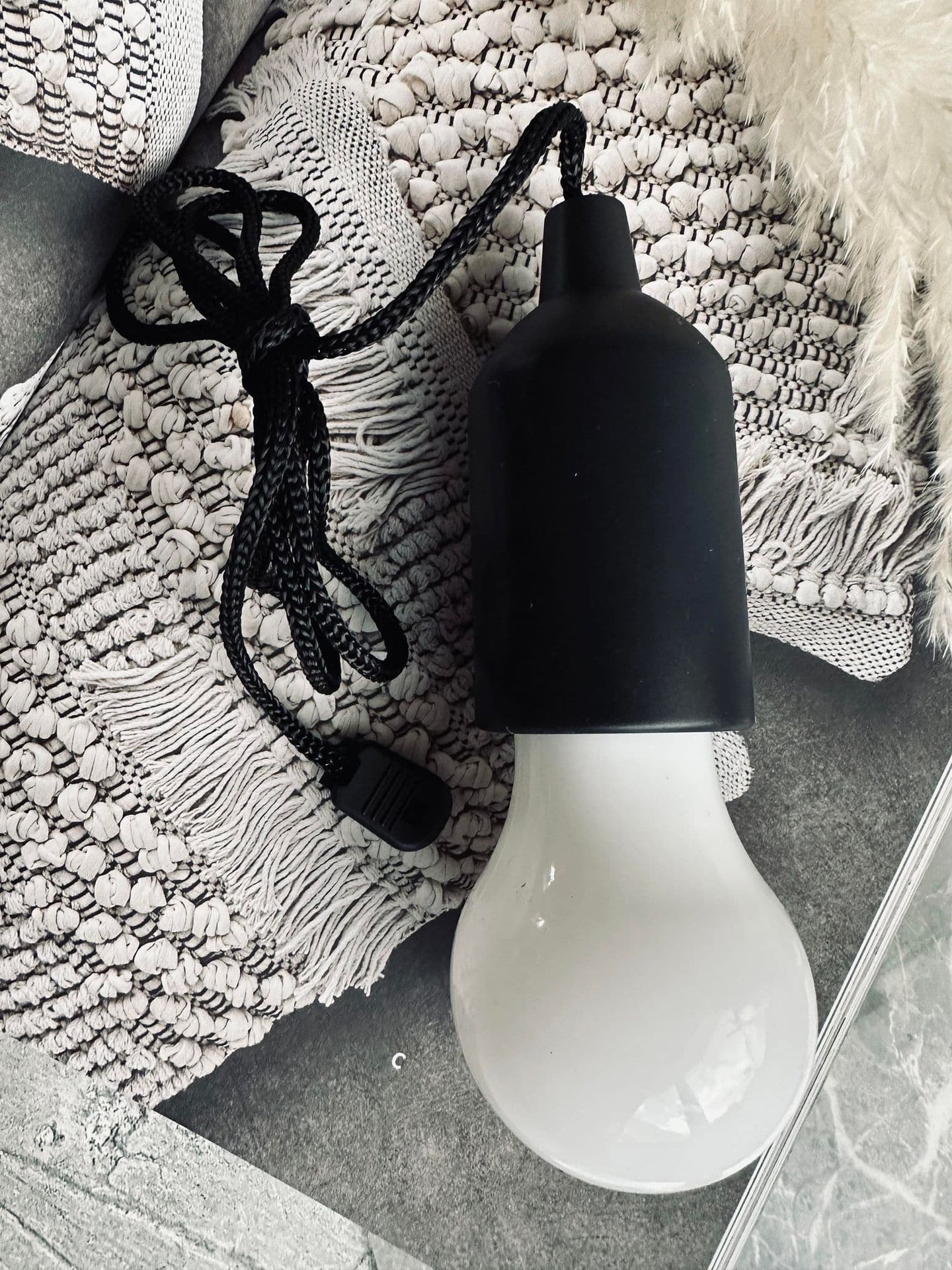 Flytbar LED lampe m. ophæng - VIAMAJA.DK
