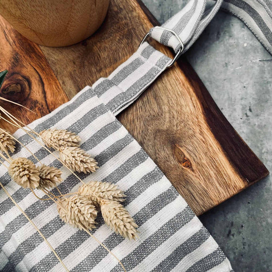 Forklæde i Grå strib - VIAMAJA.DK