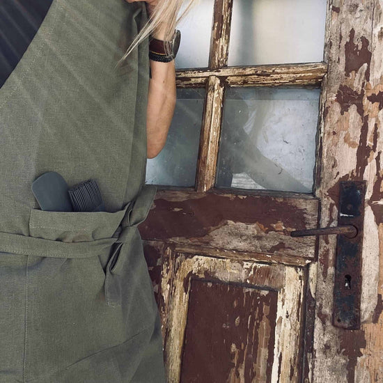 Forklæde med lomme – Salvie - VIAMAJA.DK