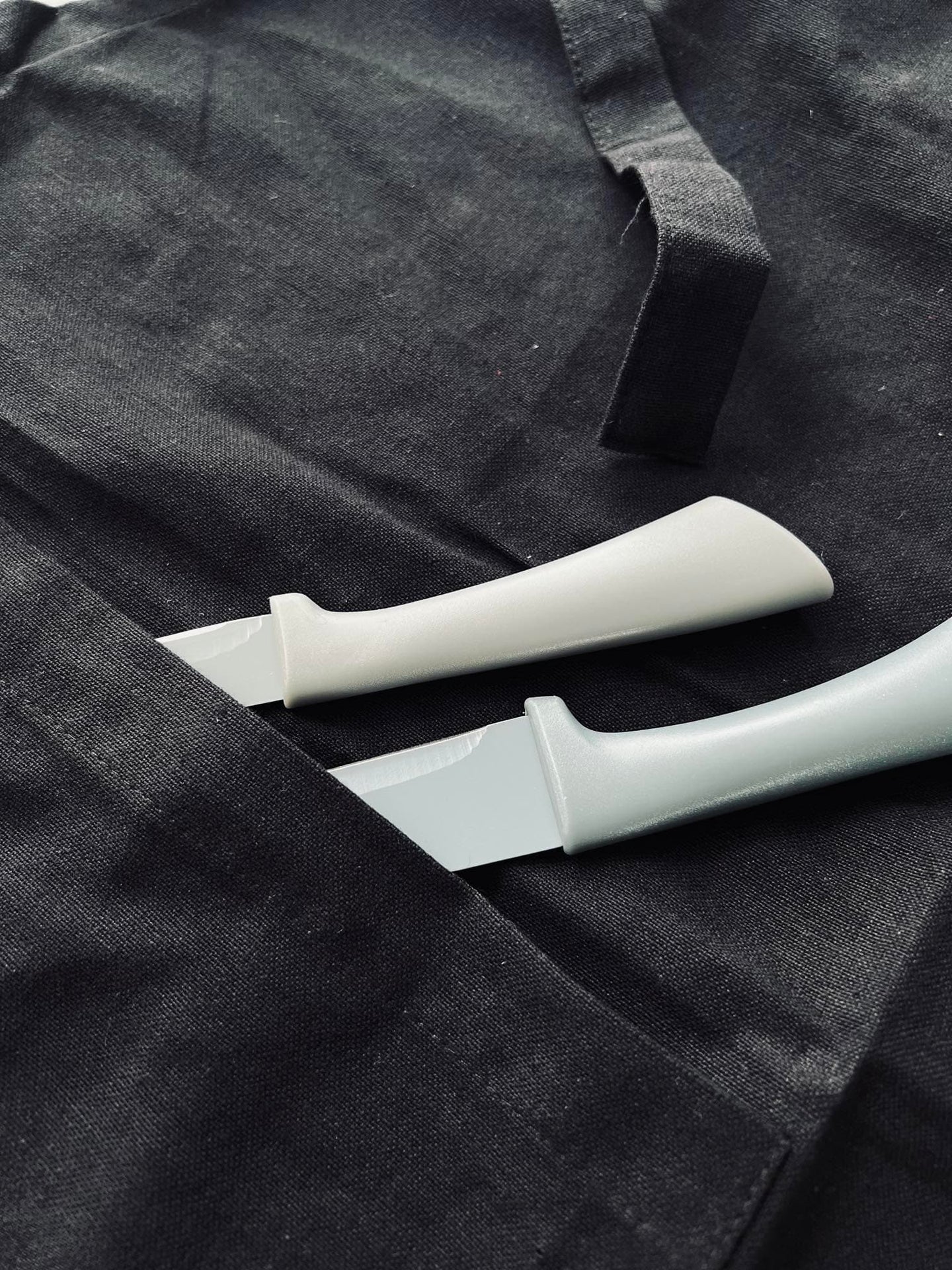 Forklæde - Sort - VIAMAJA.DK