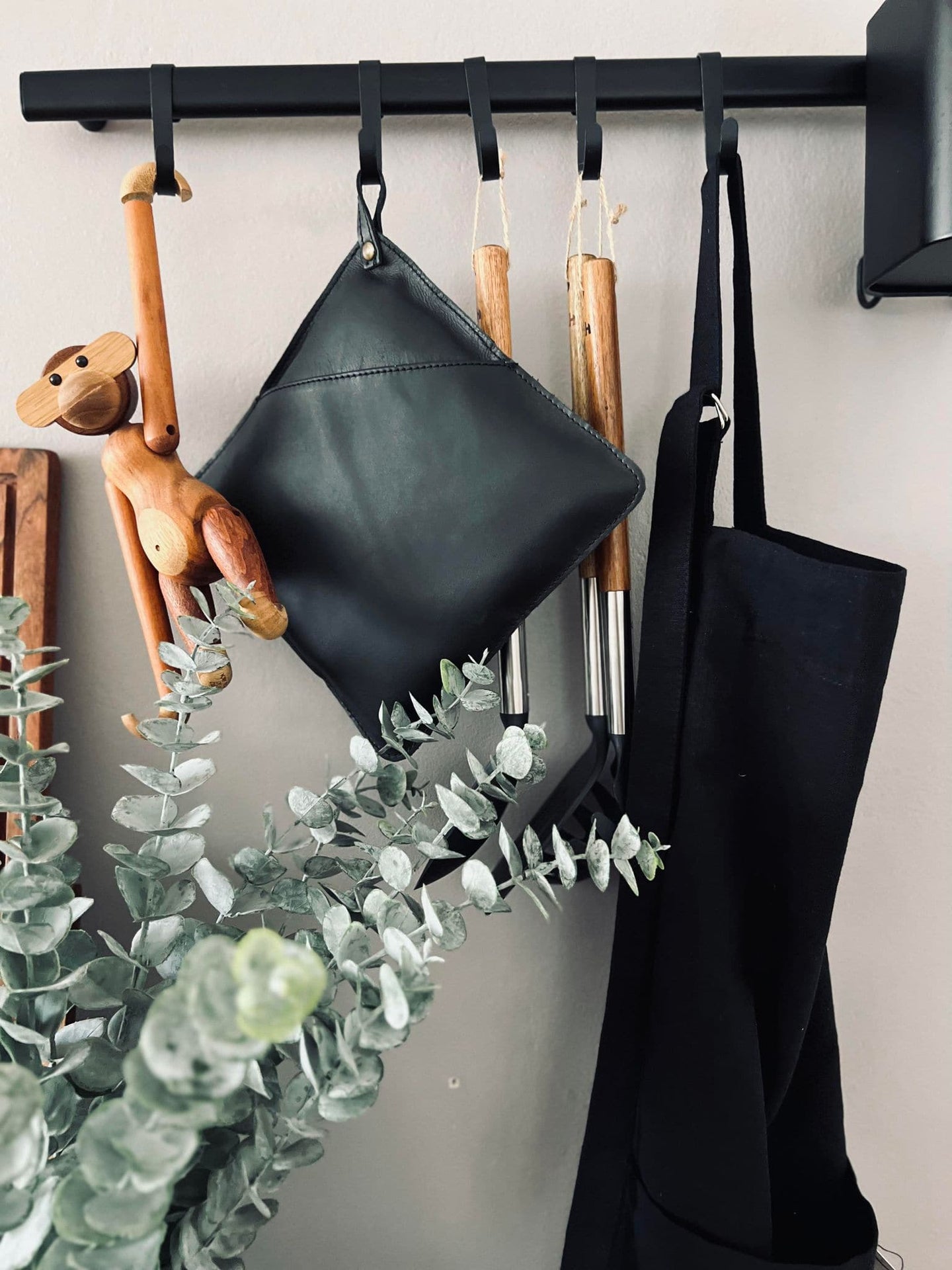 Forklæde - Sort - VIAMAJA.DK