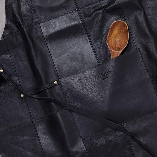 Forklæde sustainerbiliy – Sort læder - VIAMAJA.DK