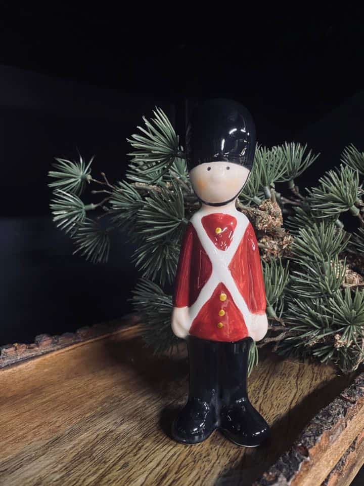 Garde / keramik - Stående 15cm - VIAMAJA.DK