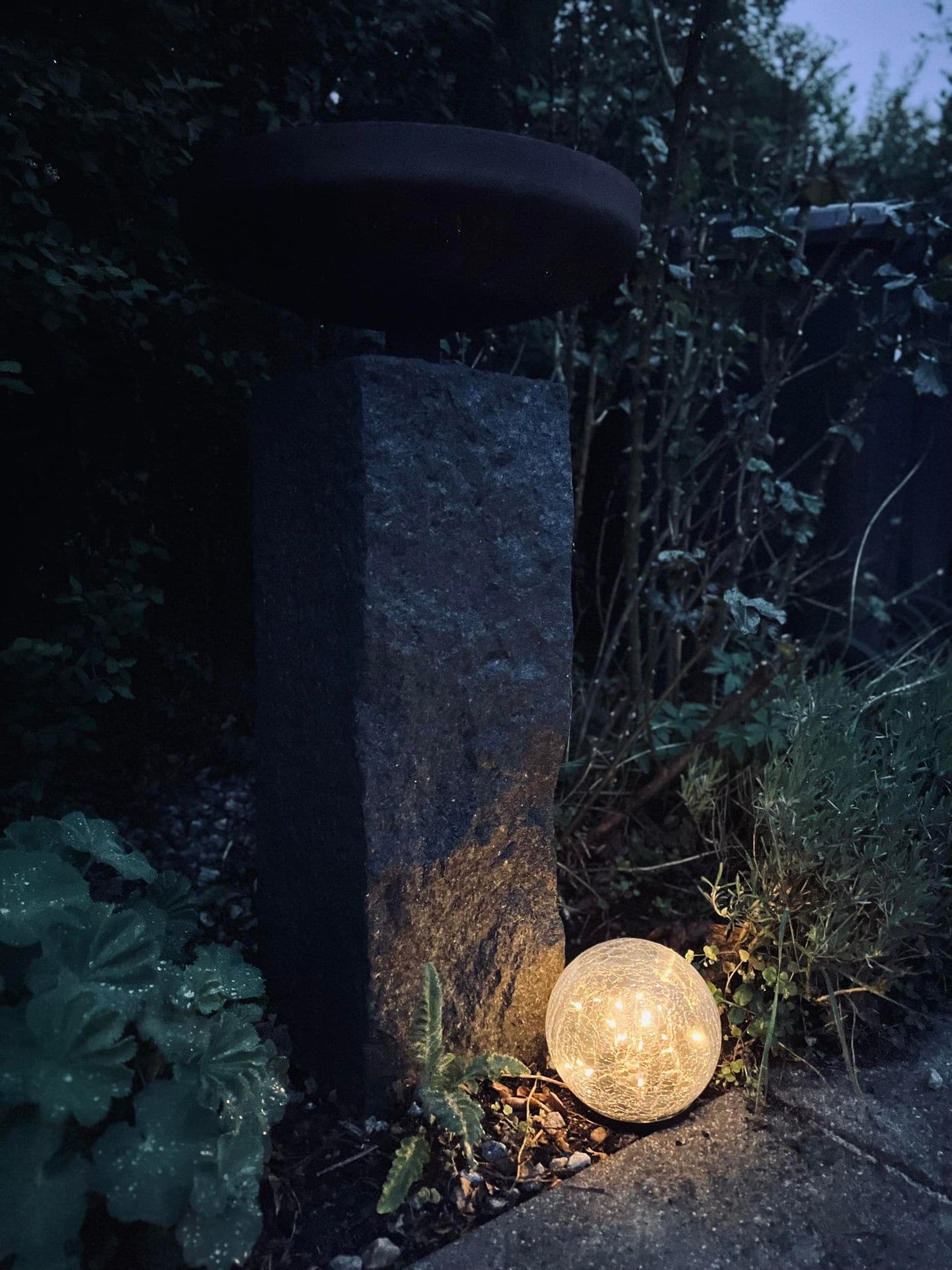 Glaskugle med solceller - VIAMAJA.DK