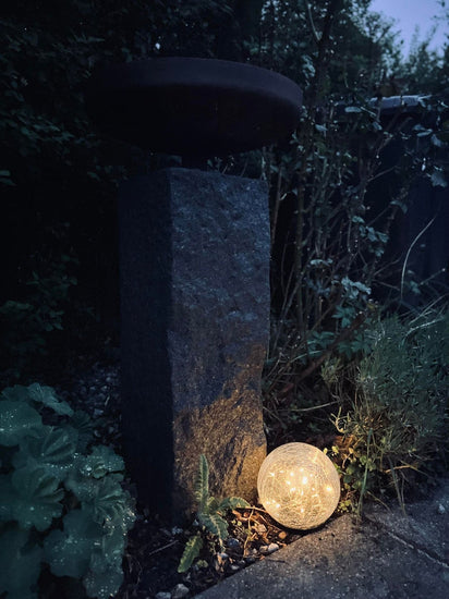 Glaskugle med solceller - VIAMAJA.DK