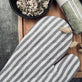 Grillhandske i quilt - Grå strib - VIAMAJA.DK