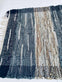 Gulvtæppe i flettet skind – 60x90cm Grå/blå med sølv - VIAMAJA.DK