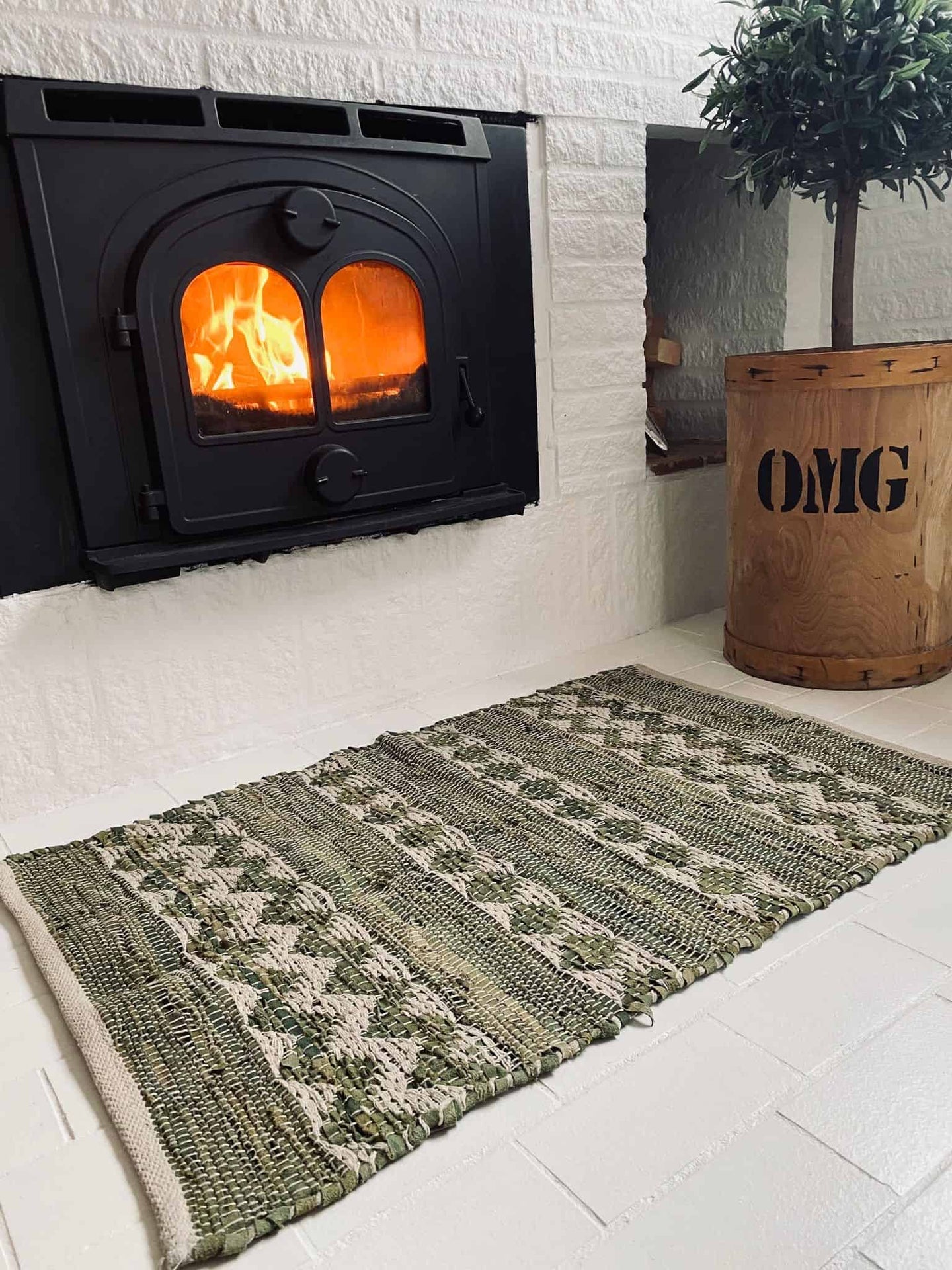 Gulvtæppe i flettet skind - Grøn mix 60x90cm - VIAMAJA.DK