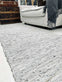 Gulvtæppe i lys grå skind - 70x200cm - VIAMAJA.DK