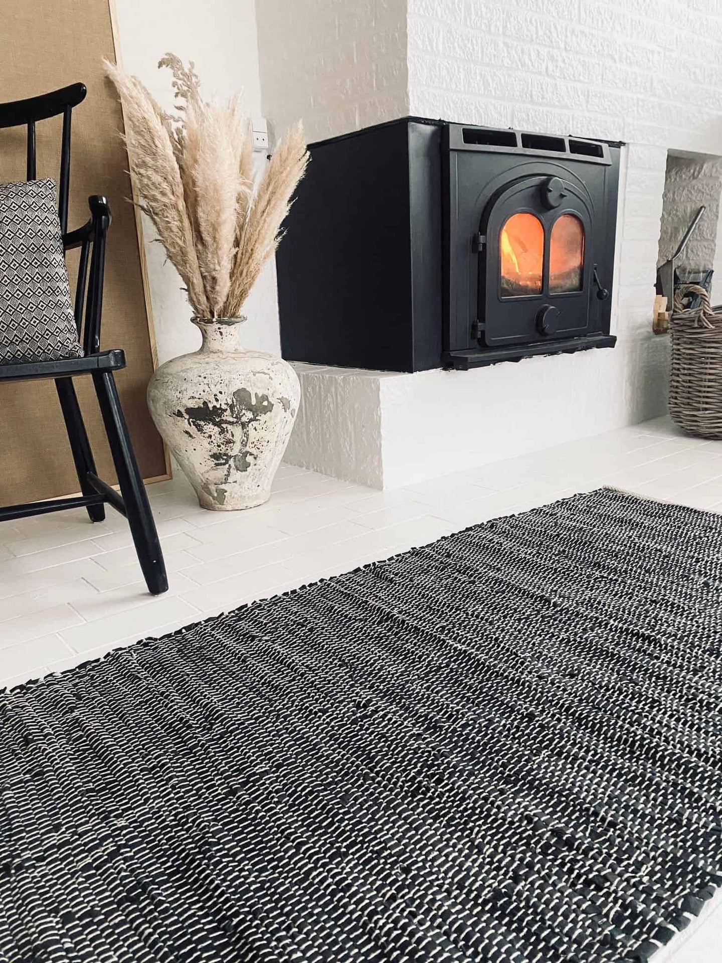 Gulvtæppe i skind med hvid tråd - 70x140cm - VIAMAJA.DK