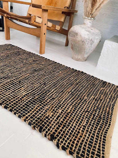 Gulvtæppe i skind og jute / bademåtte - 70x140 - VIAMAJA.DK