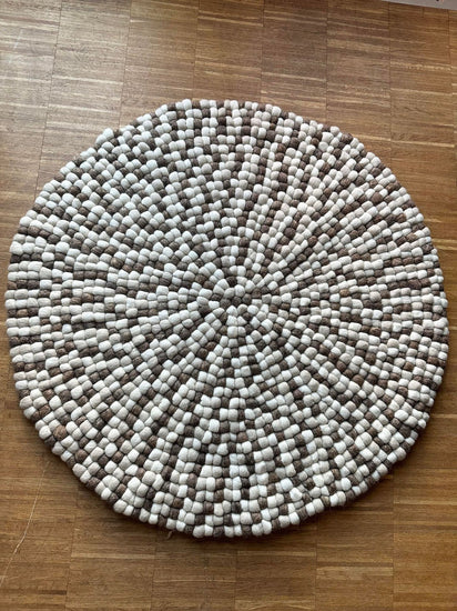 Gulvtæppe m. Dots – Naturmix 90 cm - VIAMAJA.DK