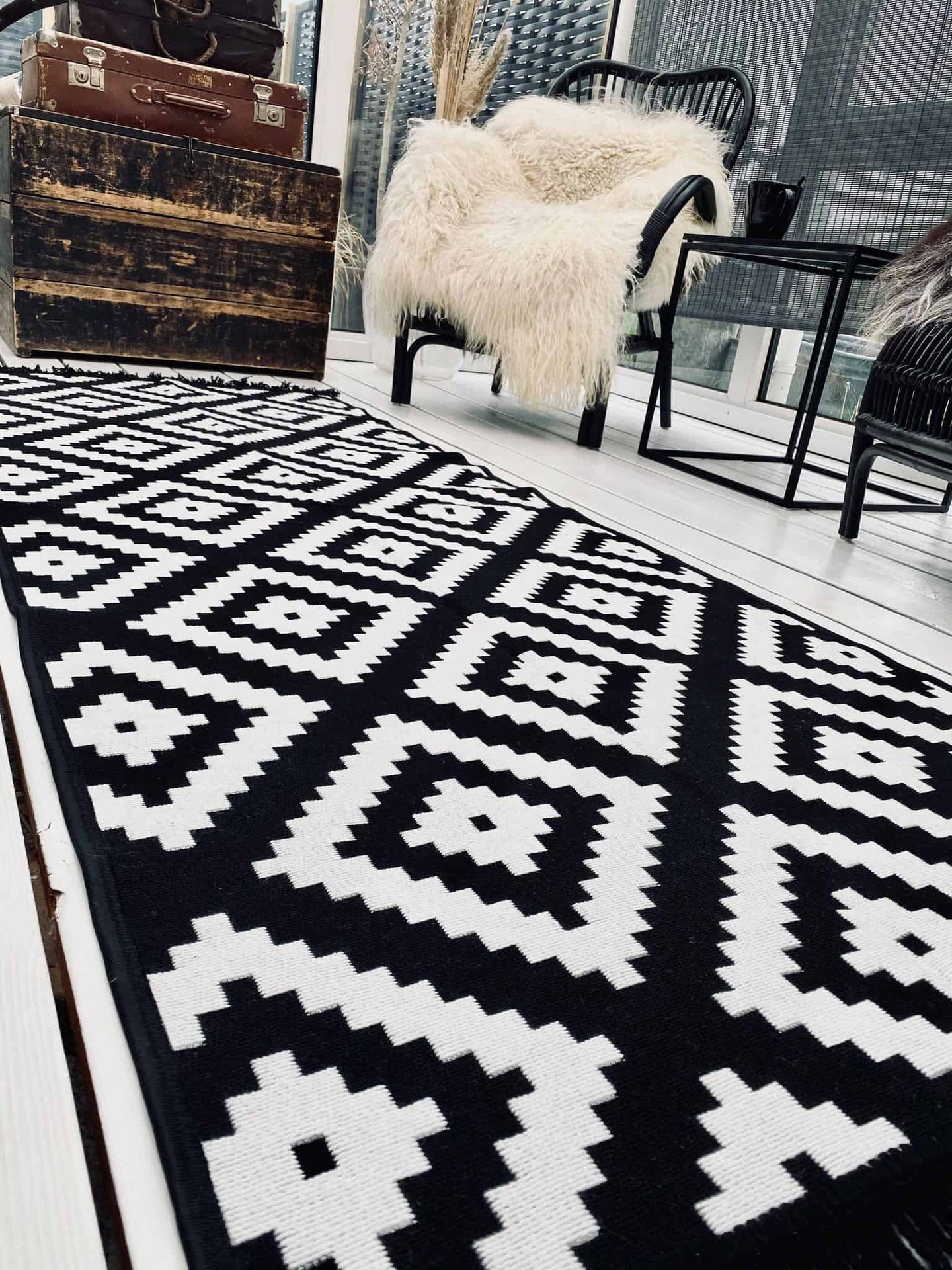Gulvtæppe - Sort / Hvid - 80x200 - VIAMAJA.DK