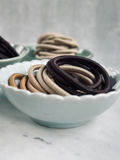 Hårelastikker bundt med 84 stk i brune nuancer - VIAMAJA.DK