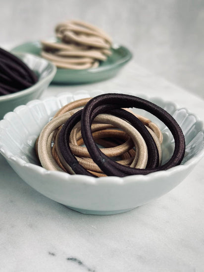 Hårelastikker bundt med 84 stk i brune nuancer - VIAMAJA.DK