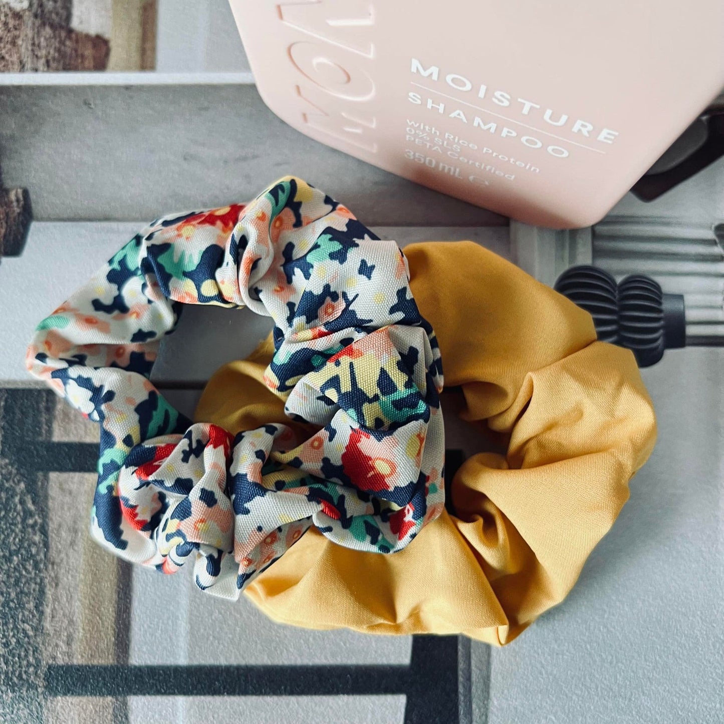 Hårelastikker scrunchie 2 stk - Gul mix - VIAMAJA.DK