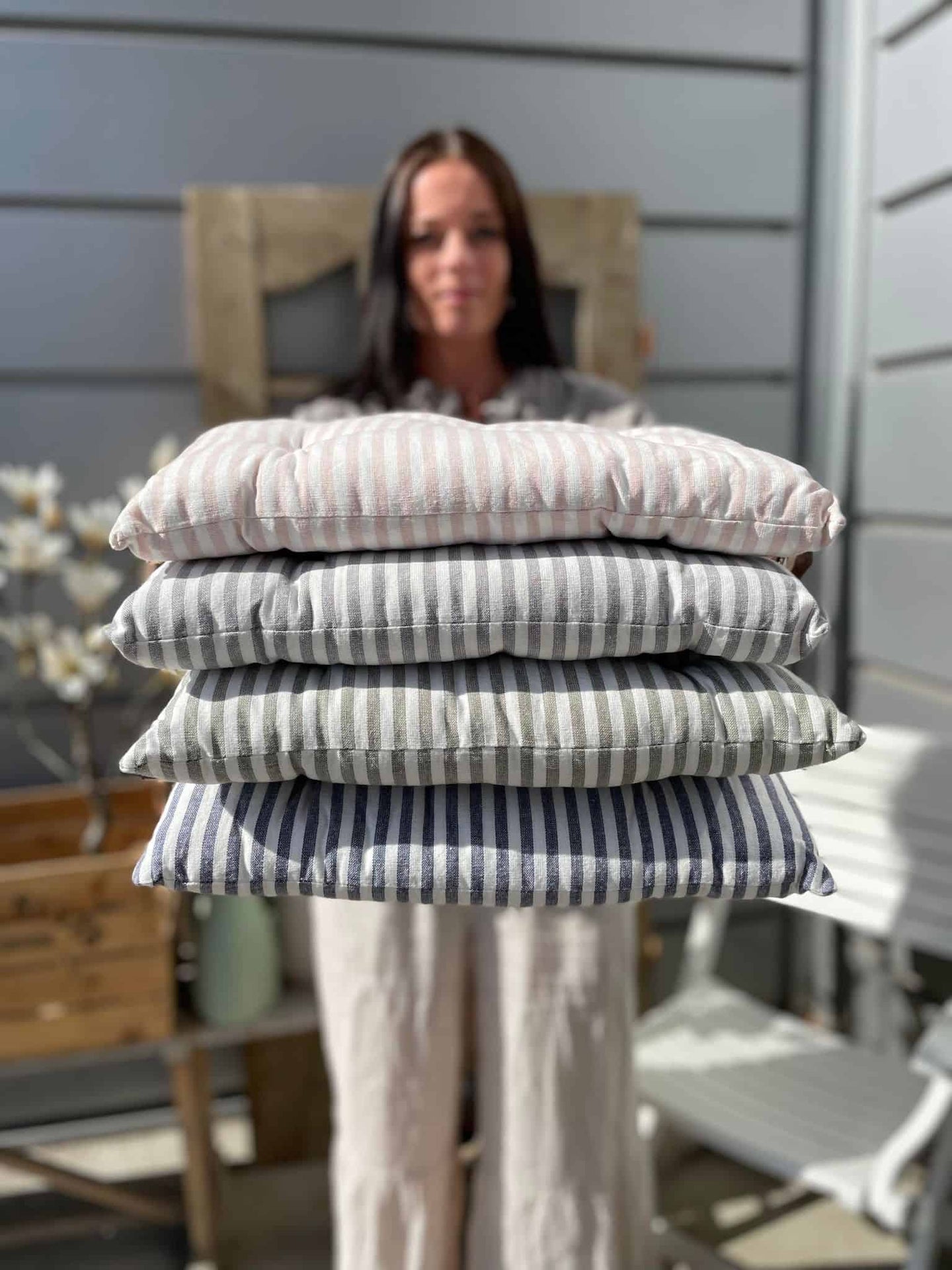Havehynde Futon – Lyserød strib 40×40 - VIAMAJA.DK