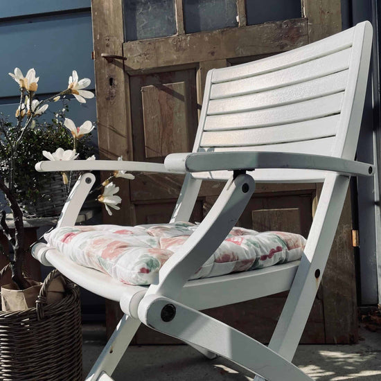 Havehynde futon – Store blomster 40×40 - VIAMAJA.DK