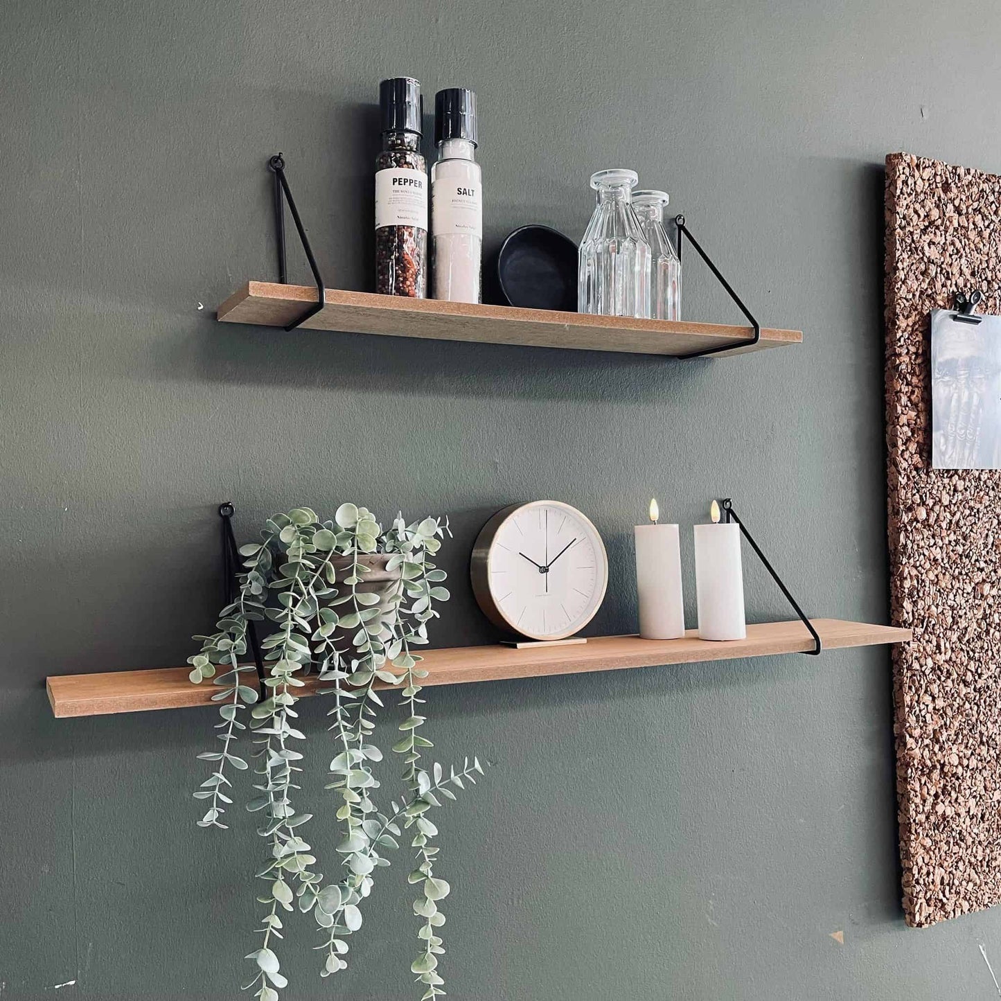 Hylde i træ og metal – 90cm - VIAMAJA.DK