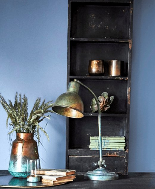 Hylde med skuffe - Sort genbrugstræ - VIAMAJA.DK