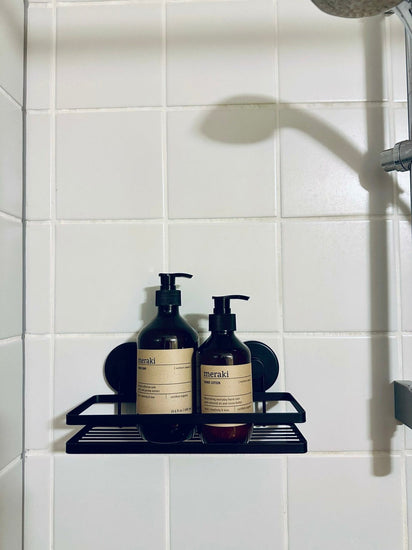 Hylde til badeværelse med sugekopper - VIAMAJA.DK