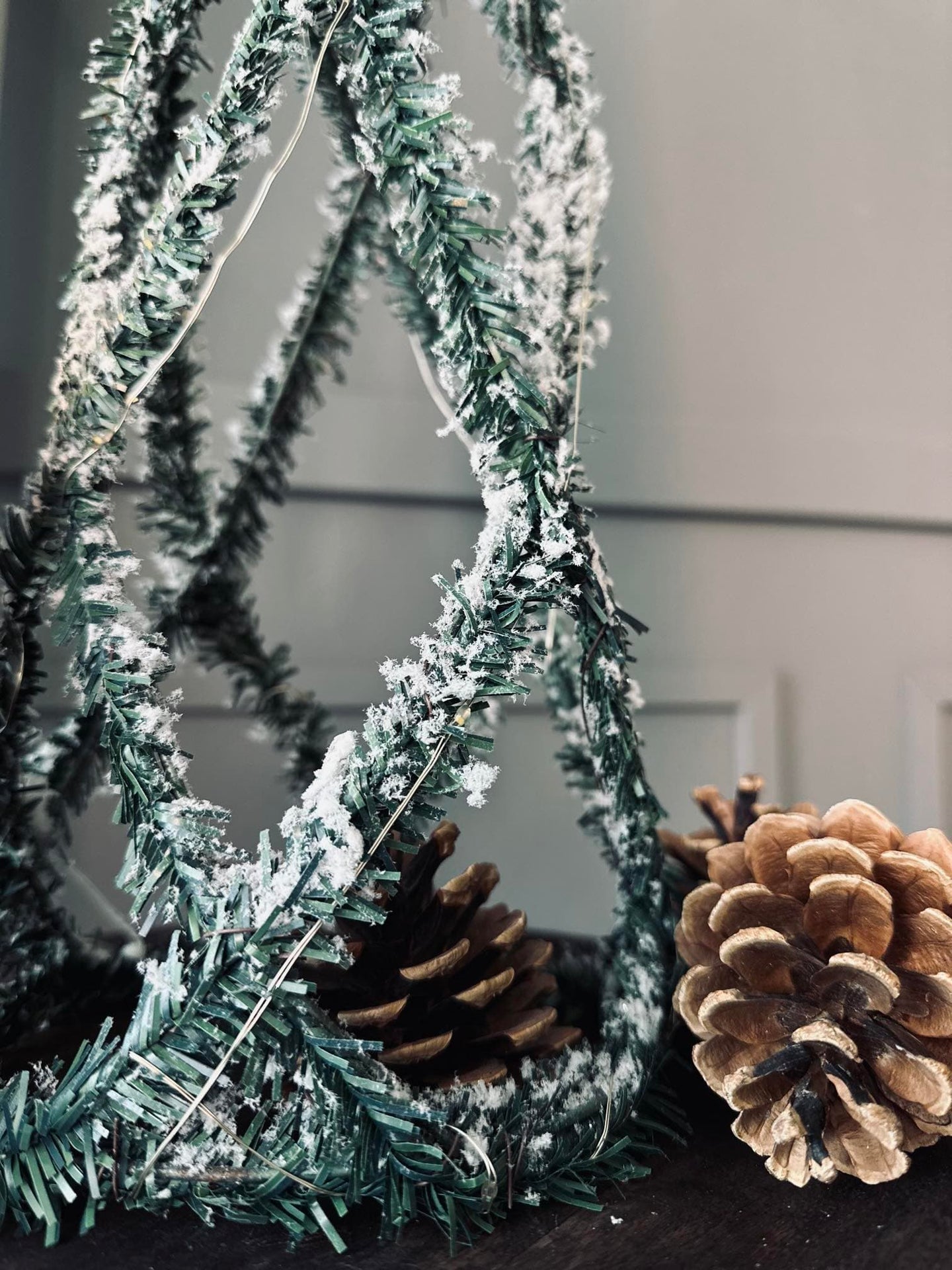 Julekegle med LED lys - H 60cm - VIAMAJA.DK