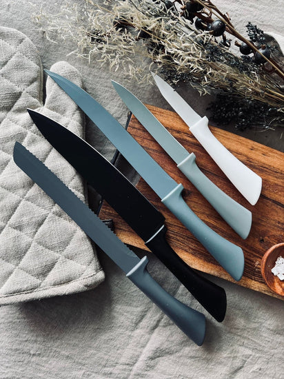 Knivsæt i 5 farver - VIAMAJA.DK