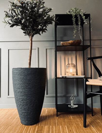 Krukke i plast - Vandret mønster - Koks H 60 cm - VIAMAJA.DK