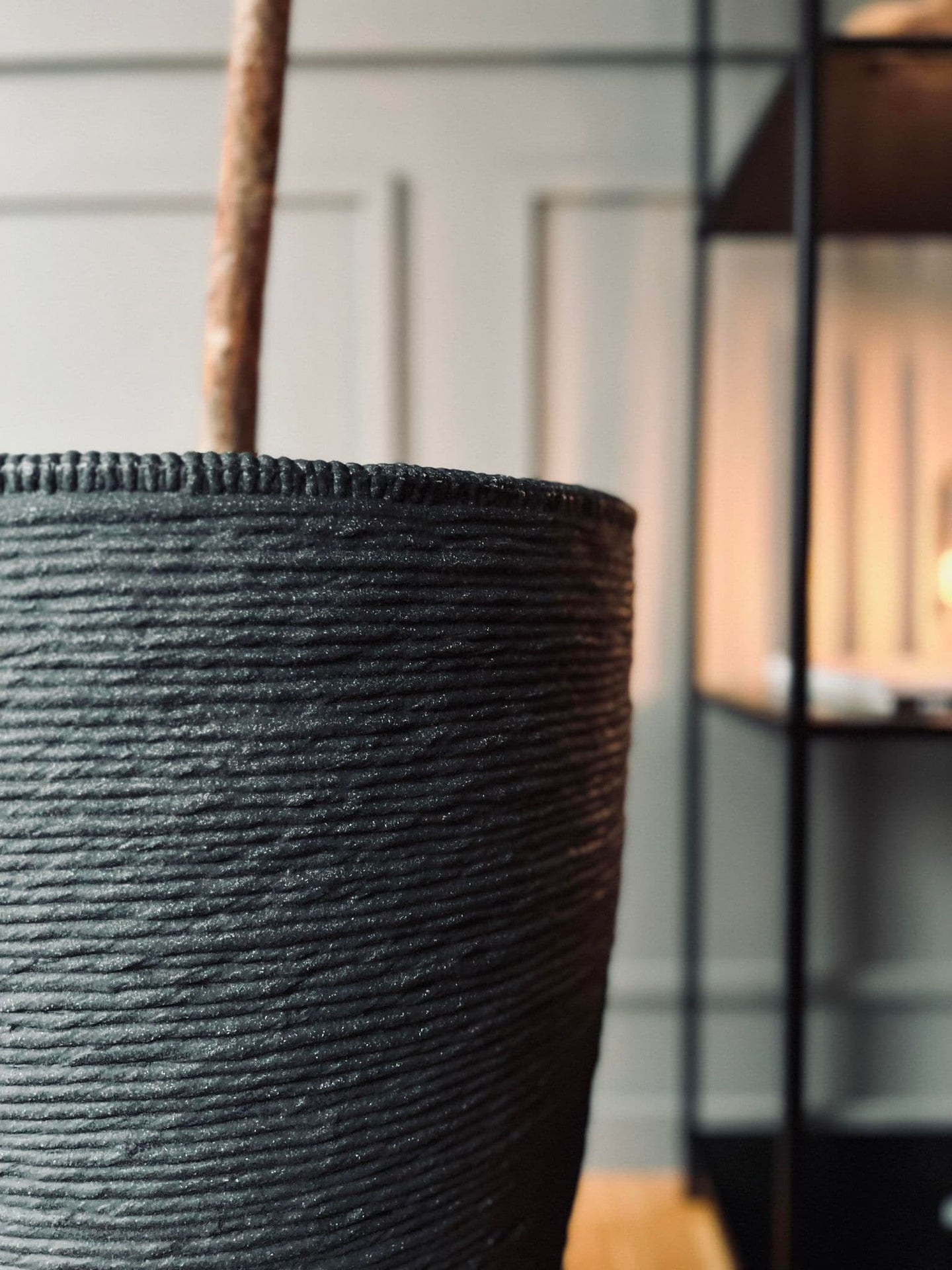 Krukke i plast - Vandret mønster - Koks H 60 cm - VIAMAJA.DK
