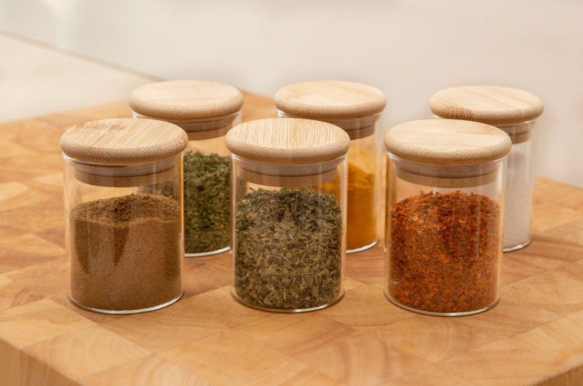 Krydderiglas med bambuslåg – 6 stk - VIAMAJA.DK