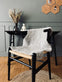 Lammeskind med tæt krøl - Lys grå - VIAMAJA.DK