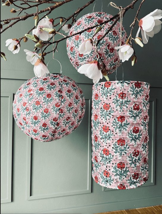 Lampe cylinder med solceller – Flower Rose - VIAMAJA.DK