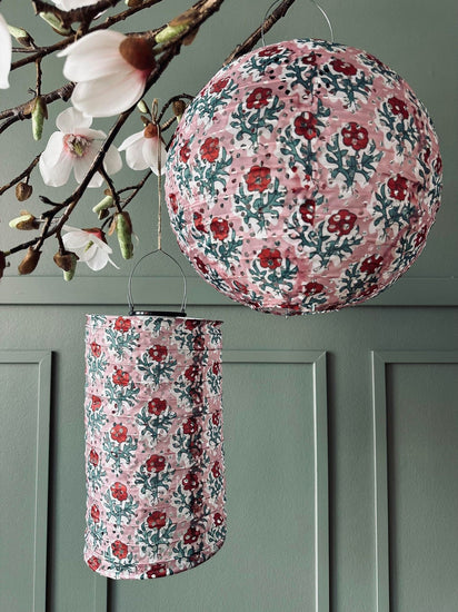 Lampe cylinder med solceller – Flower Rose - VIAMAJA.DK