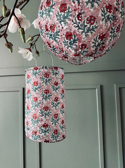 Lampe cylinder med solceller – Flower Rose - VIAMAJA.DK
