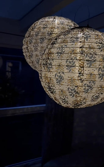 Lampe med solceller – Flower Beige dia 30cm - VIAMAJA.DK
