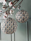 Lampe med solceller – Flower Beige dia 40cm - VIAMAJA.DK