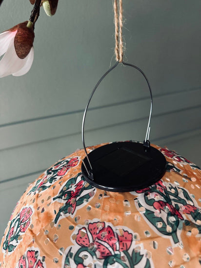 Lampe med solceller – Flower dia 30cm Orange - VIAMAJA.DK