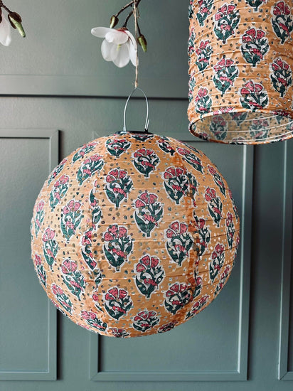 Lampe med solceller – Flower dia 30cm Orange - VIAMAJA.DK