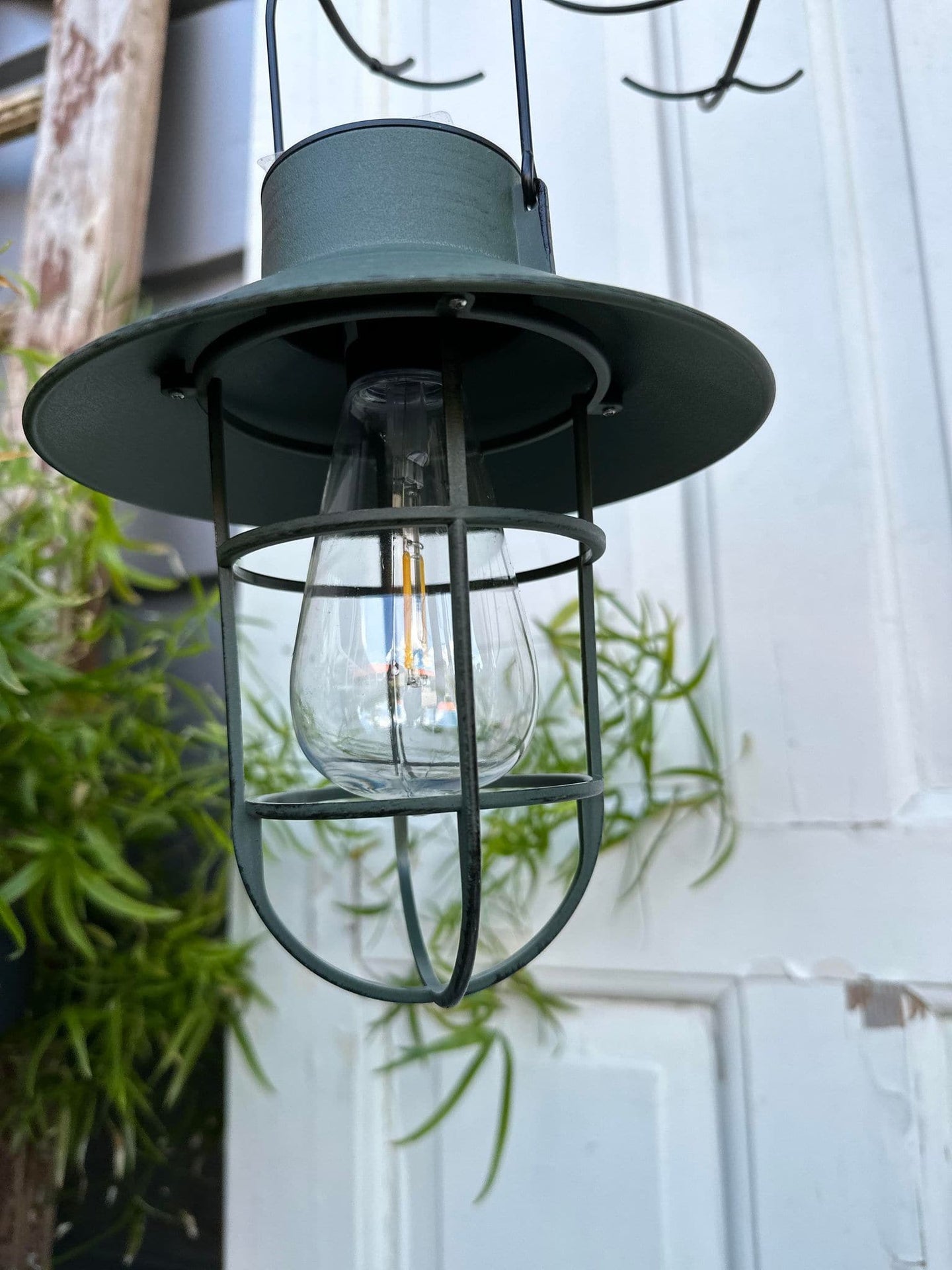 Lampe med solceller - Oliven factory - VIAMAJA.DK