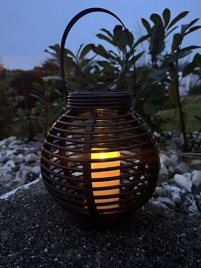 Lanterne med solceller – Black - VIAMAJA.DK