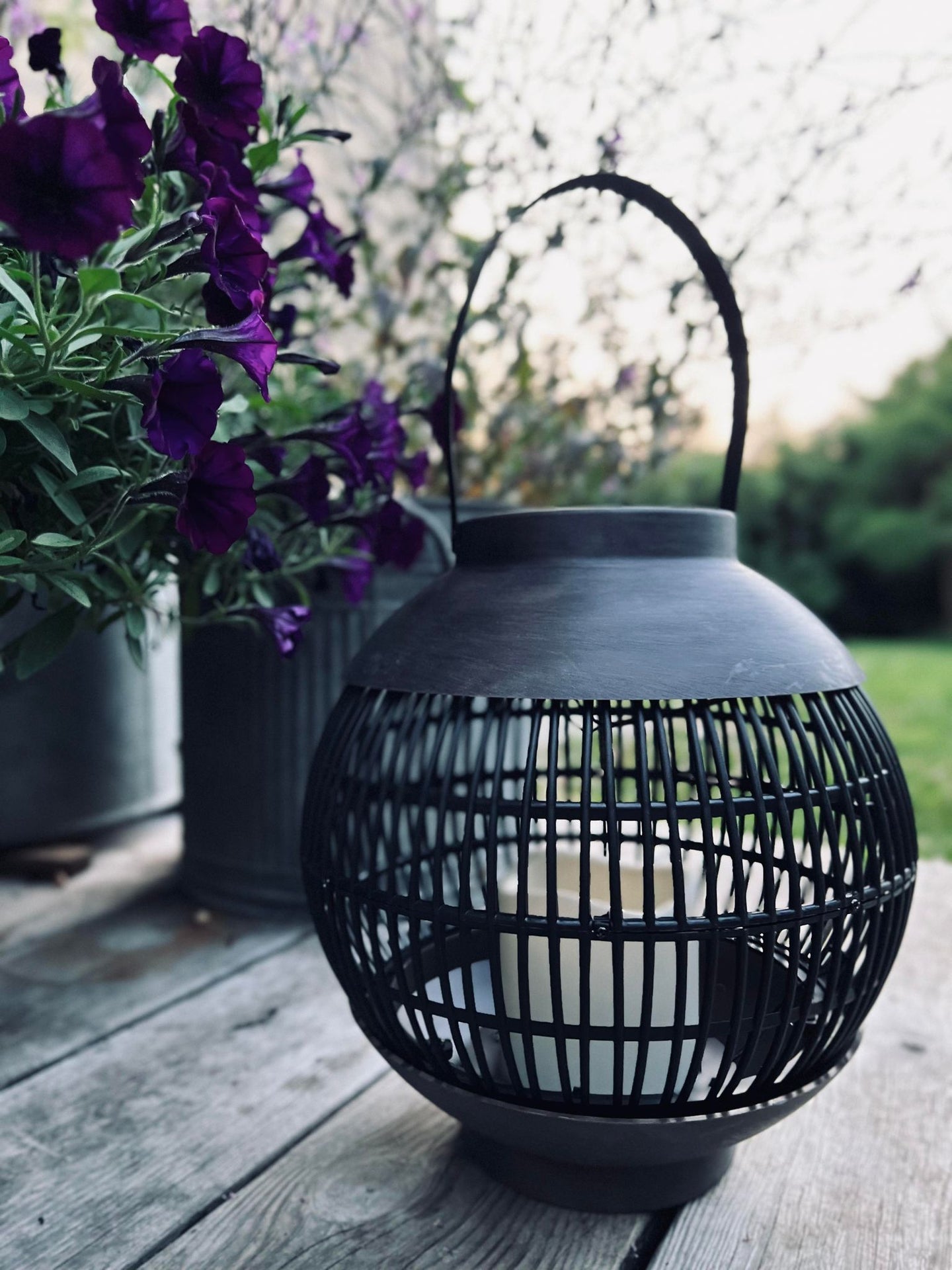 Lanterne med solceller Rattan kugle - VIAMAJA.DK