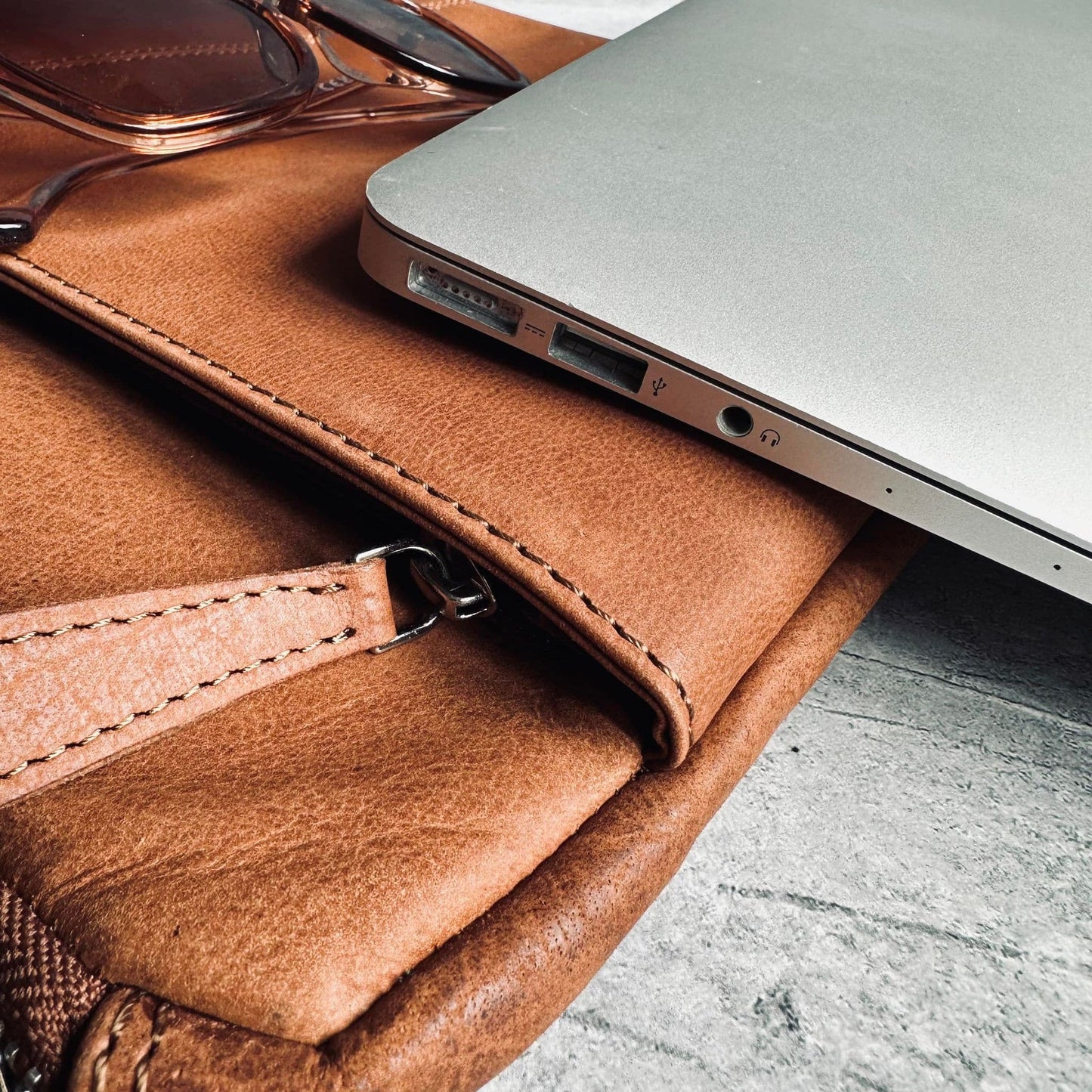 Laptop sleeve Cognac leather - VIAMAJA.DK